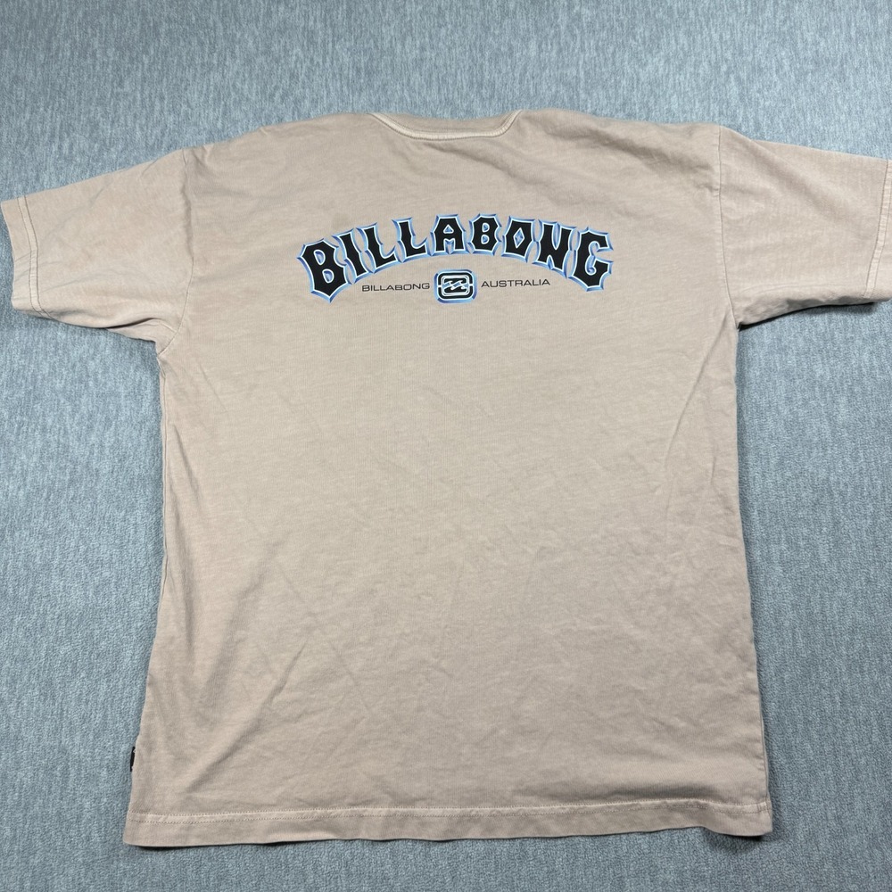 Billabong T-Shirt Men's Small Tan Short Sleeve Wave Washed Graphic Logo Crew Nec